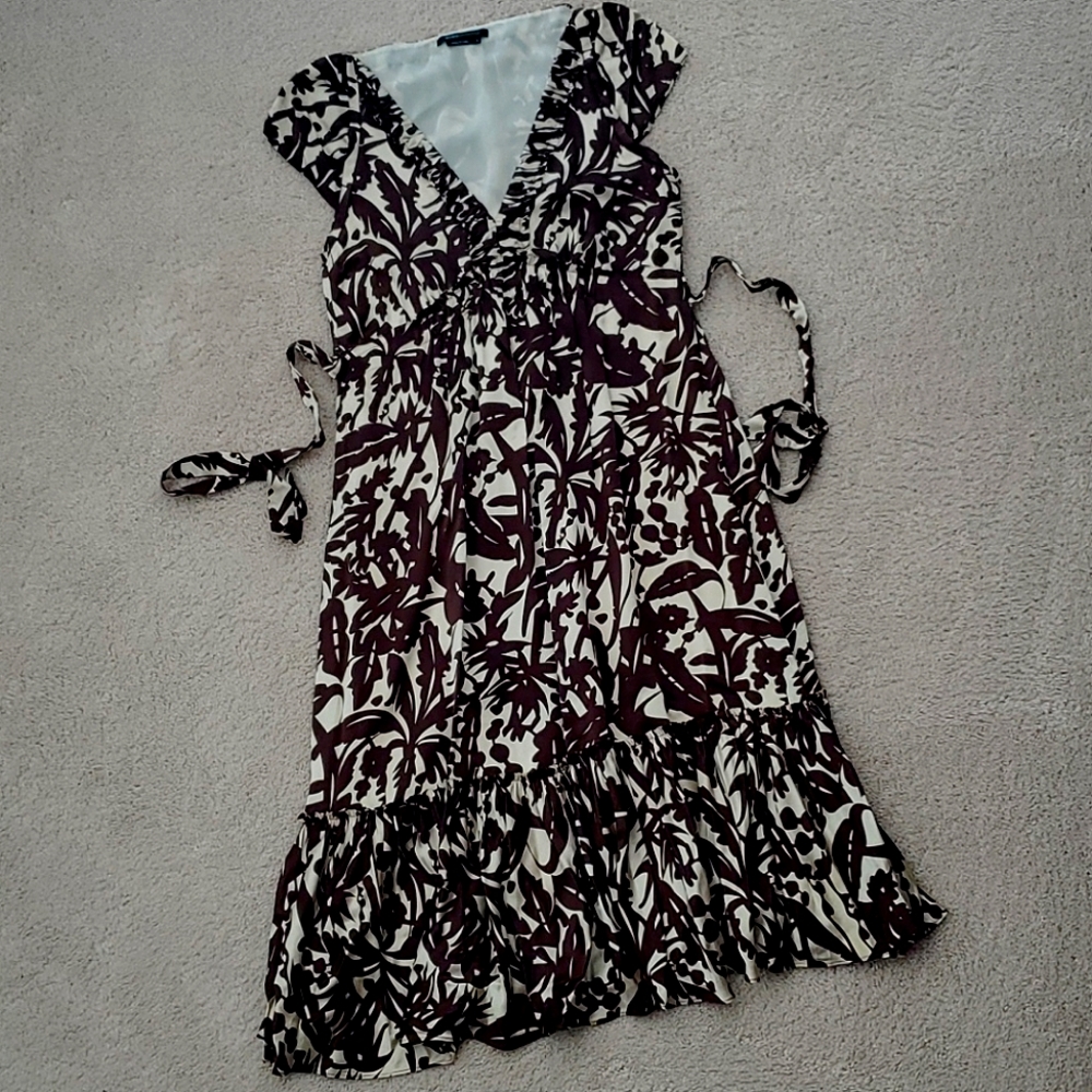 BCBGMAXAZRIA Deep V Neck Tropical Print Silk Dress